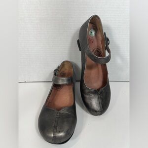 Taos Samba Pewter Metallic Leather Mary Jane Comfort Walking Heels Size 7.5